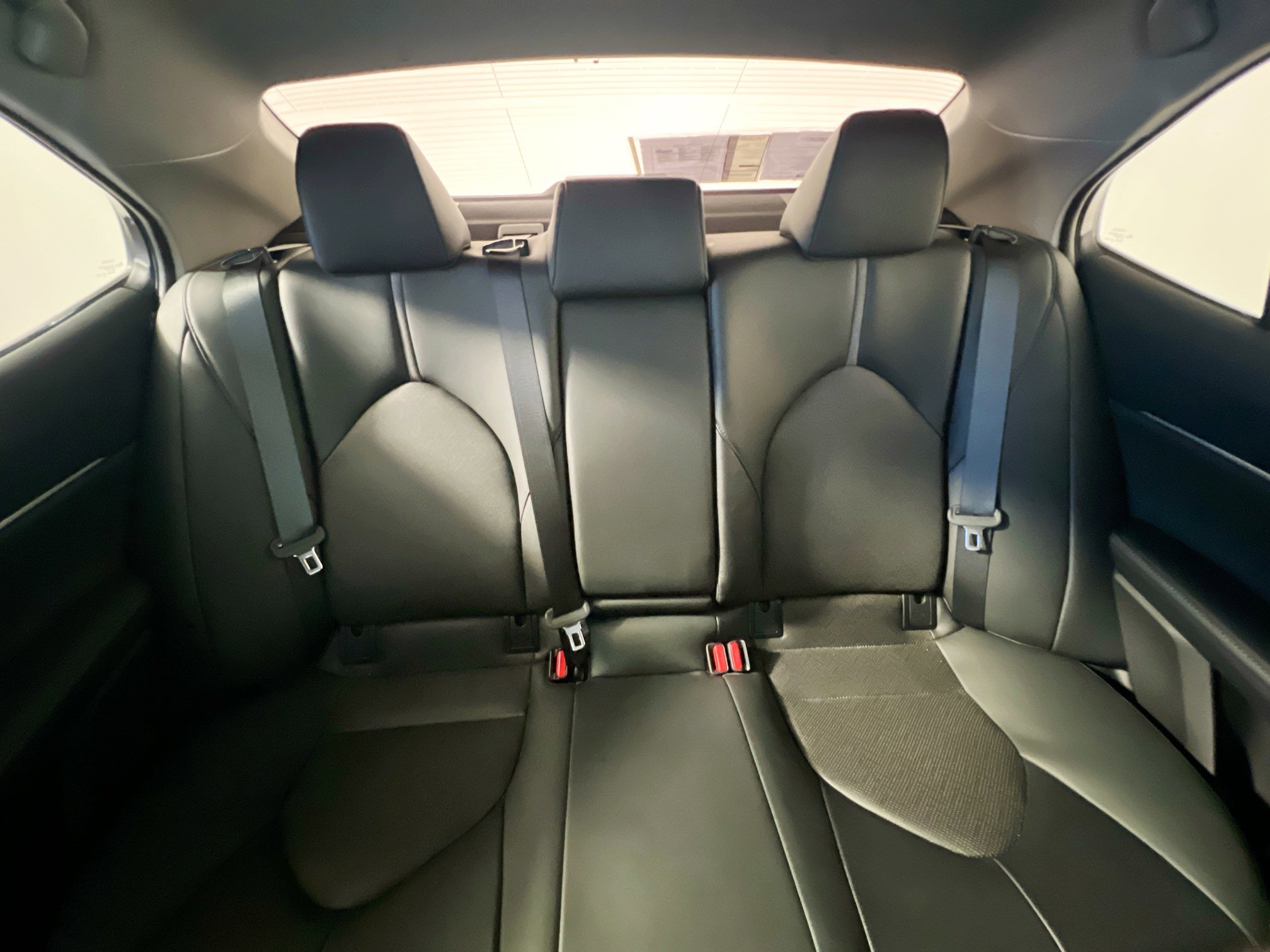 Used 2024 Toyota Camry XLE FWD image 33