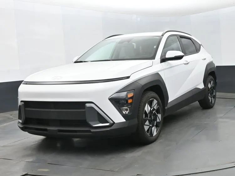 Used 2025 Hyundai Kona SEL FWD image 1