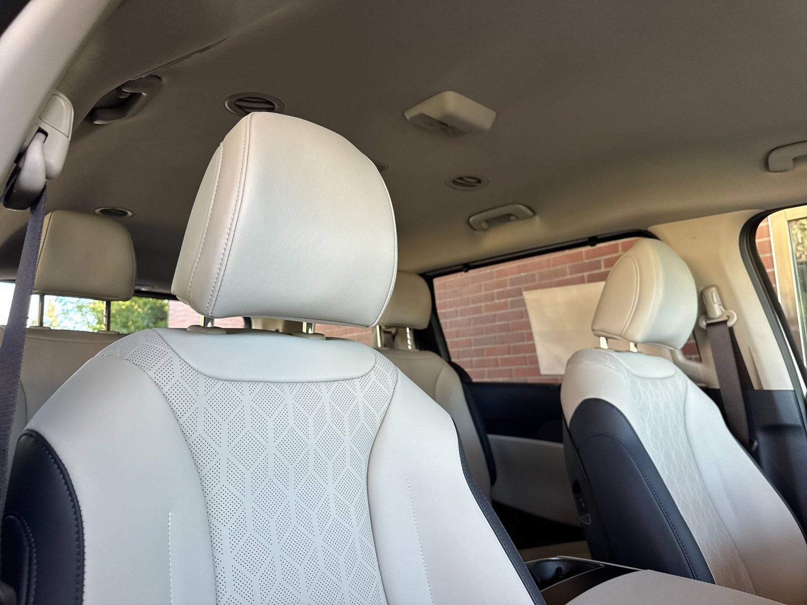 New 2026 Kia Carnival EX image 18
