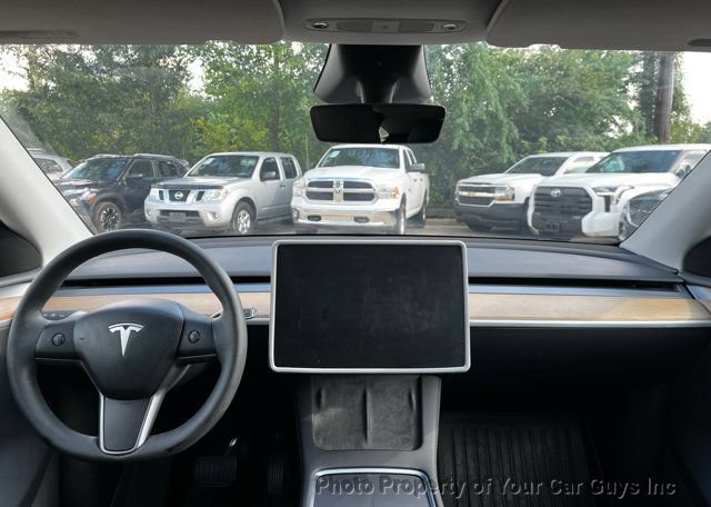 Used 2024 Tesla Model Y Long Range AWD/4WD image 23