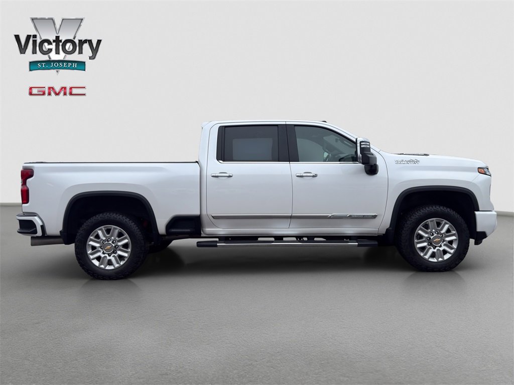 Used 2024 Chevrolet Silverado 3500 High Country w/ High Country Premium Package image 16