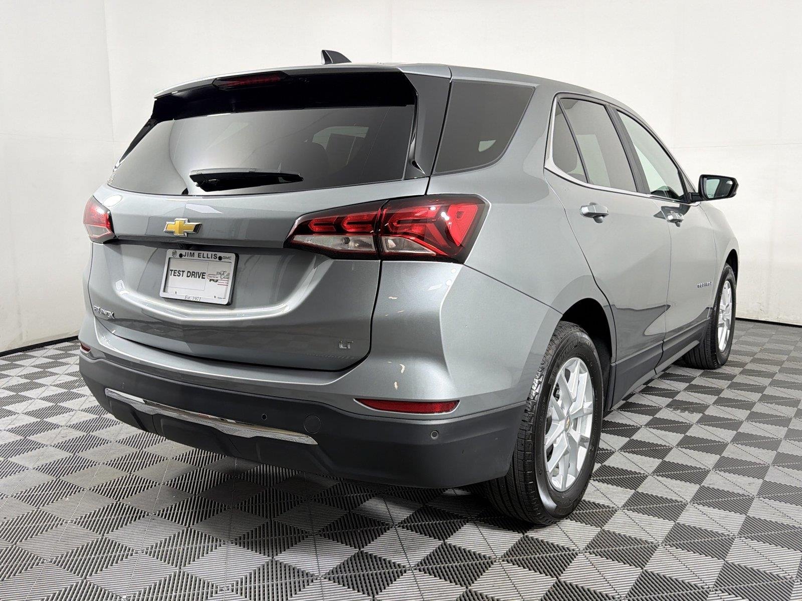 Used 2024 Chevrolet Equinox LT FWD image 6