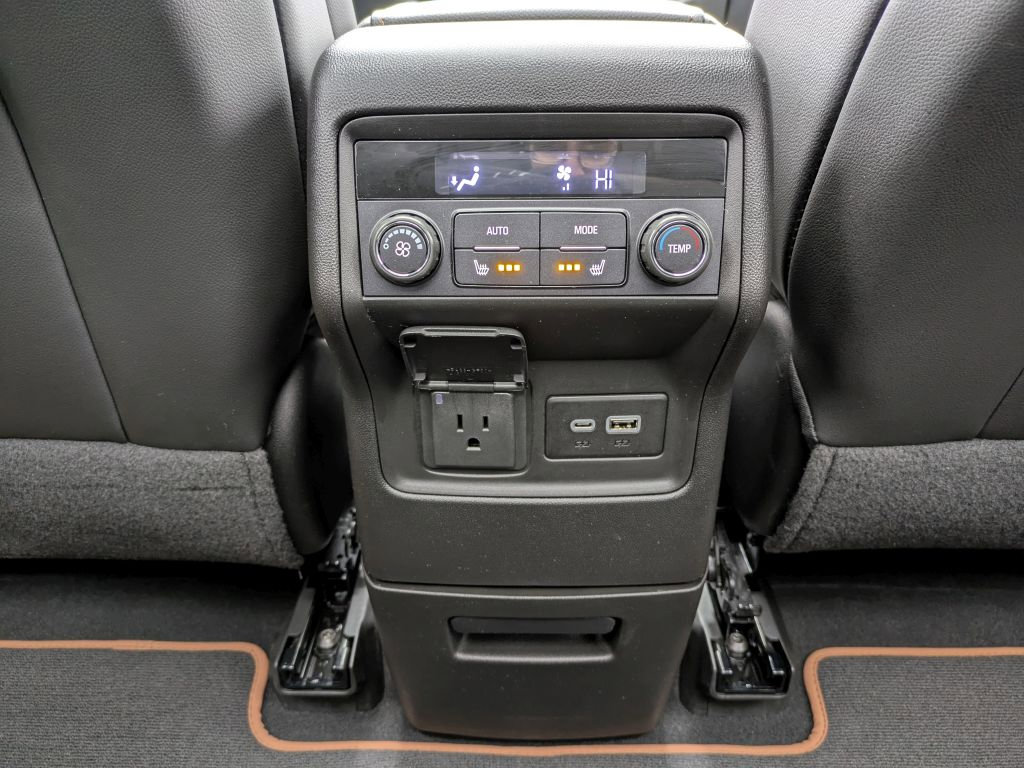 Certified 2023 GMC Acadia AT4 w/ Technology Package image 29