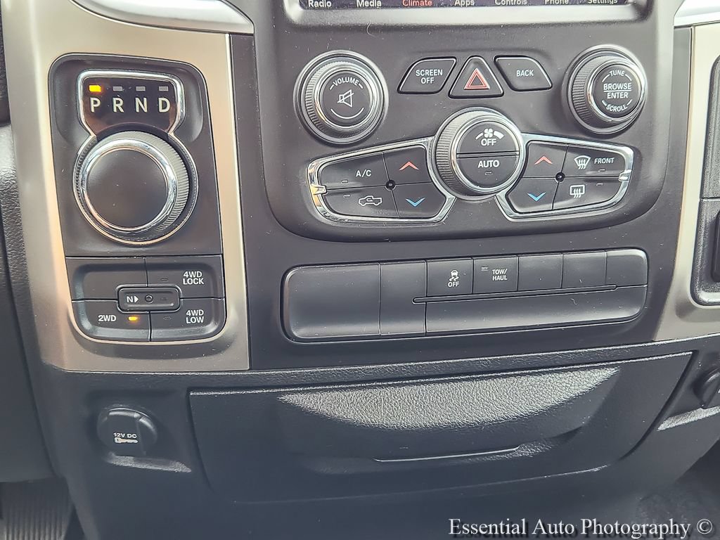 Used 2019 RAM 1500 Classic SLT w/ Luxury Group AWD/4WD image 14