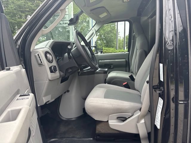 Used 2027 Ford E-450 and Econoline 450 Super Duty w/ Interior Upgrade Package RWD image 12