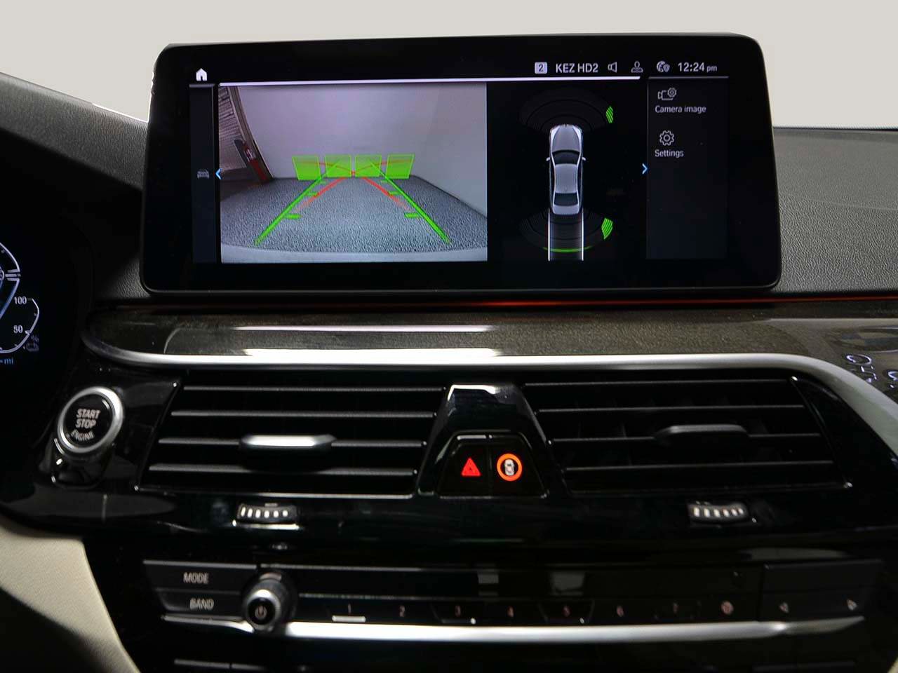 Certified 2023 BMW 530e w/ Premium Package image 15