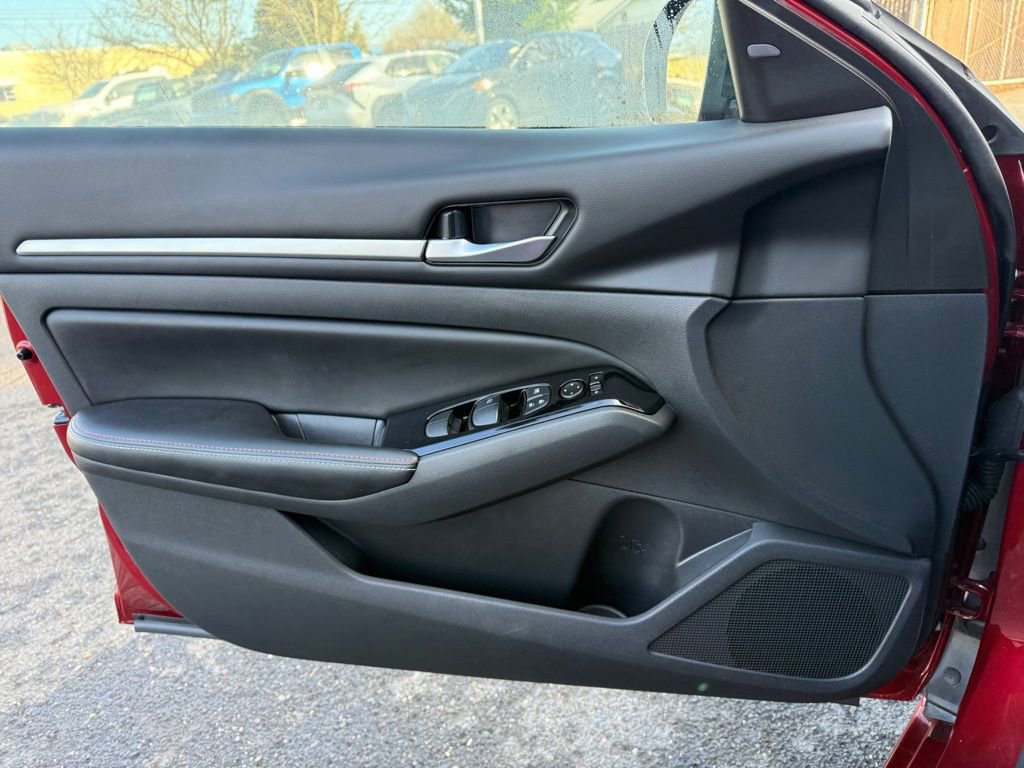 Used 2024 Nissan Altima 2.0 SR image 24