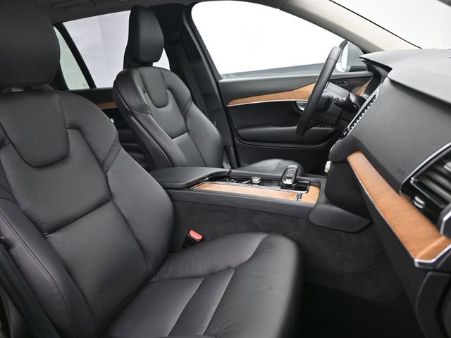 Used 2024 Volvo XC90 B5 Plus w/ Protection Package Premier image 35