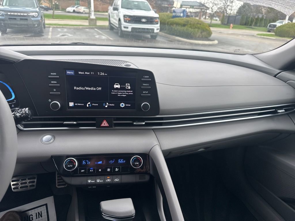 Used 2025 Hyundai Elantra Sport image 33