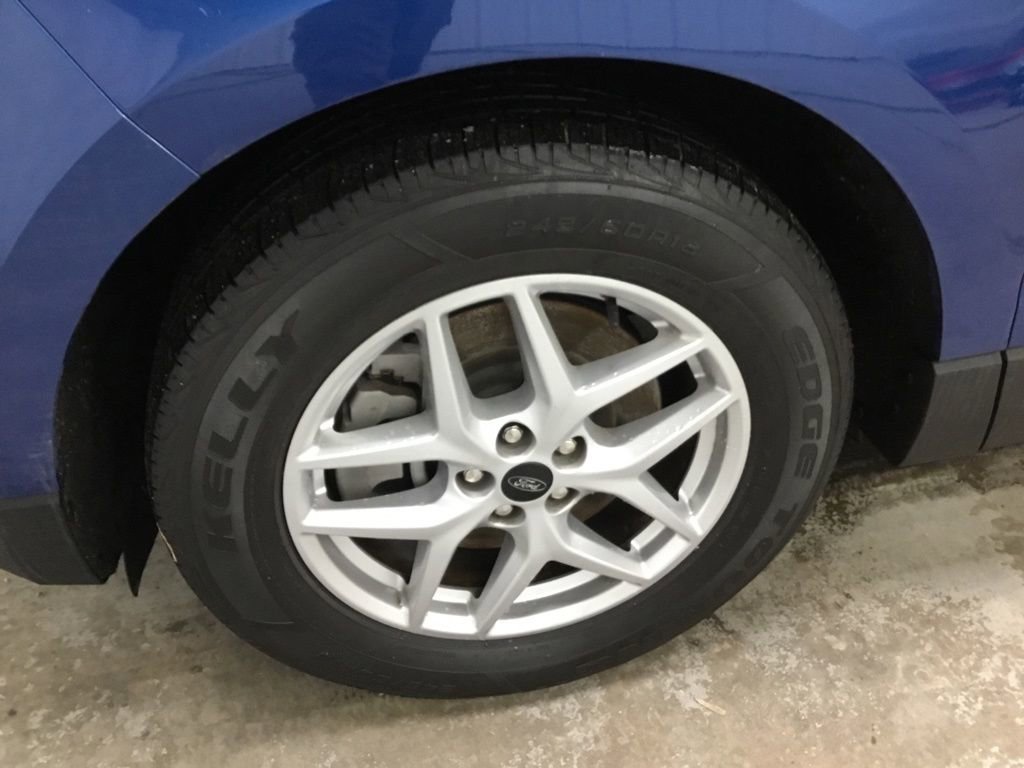 Used 2023 Ford Edge SEL image 4