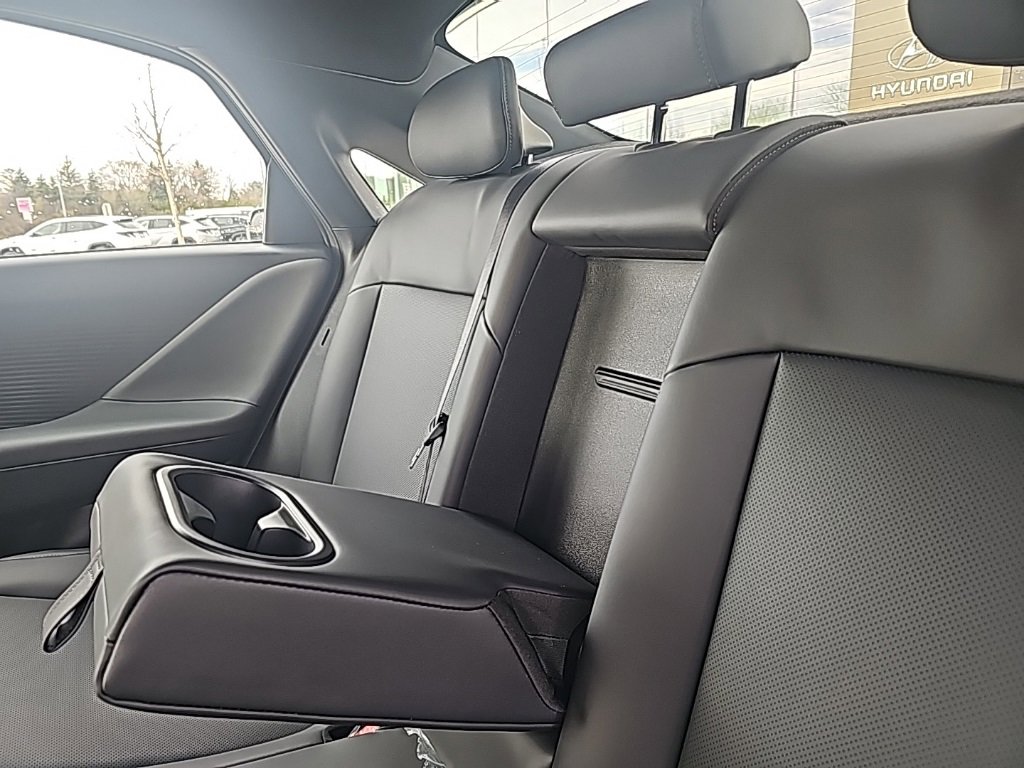 New 2025 Hyundai Ioniq 6 Limited image 35