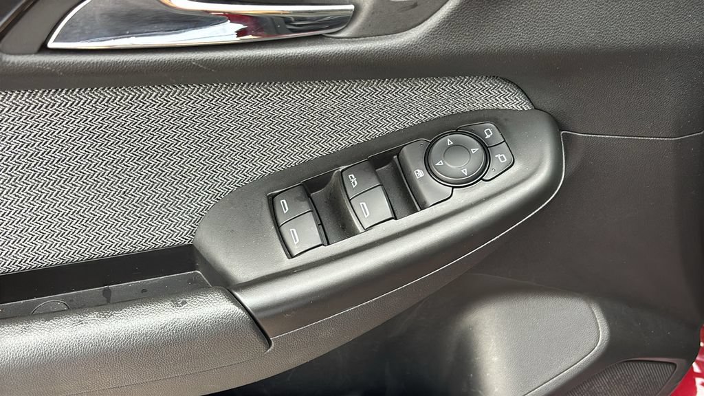 Used 2025 Chevrolet TrailBlazer LT AWD/4WD image 9
