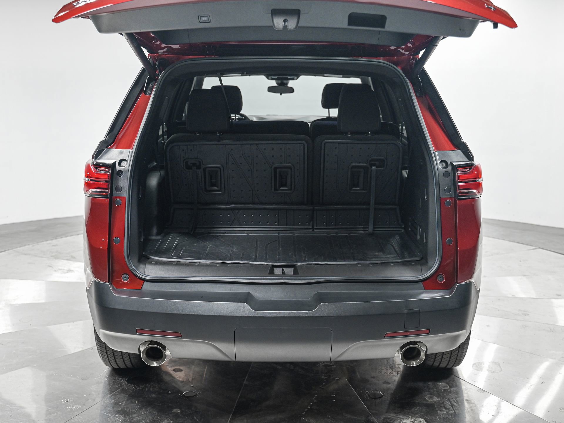 Used 2023 Chevrolet Traverse LT w/ LPO, Floor Liner Package image 6
