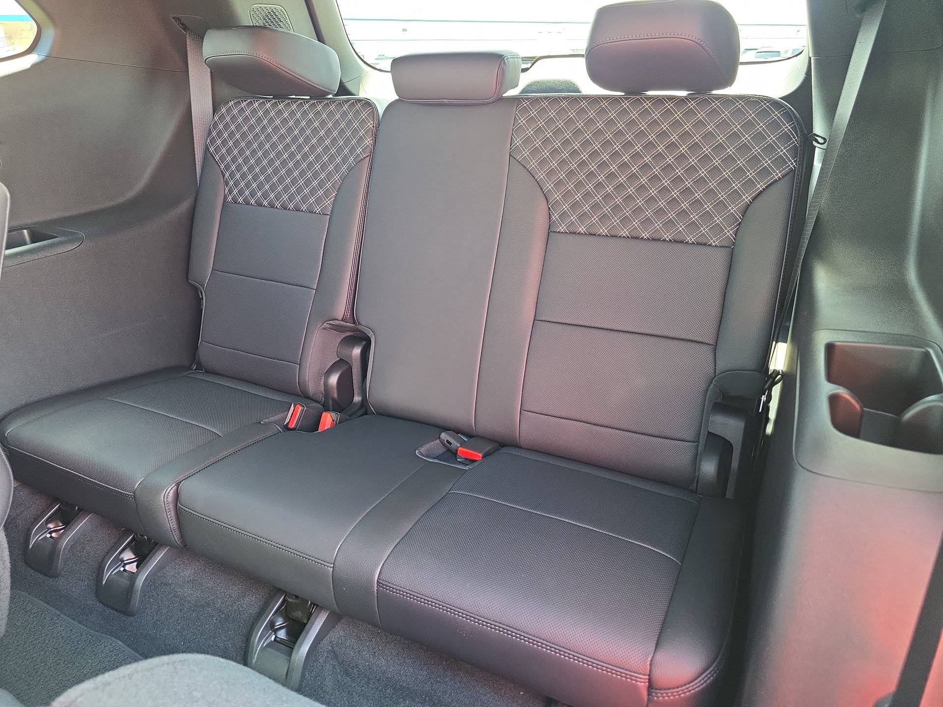 Used 2025 GMC Acadia Denali FWD image 12