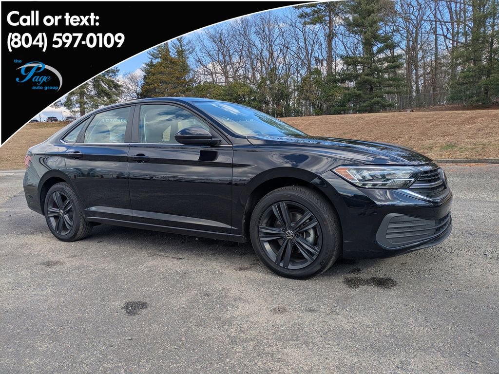 Used 2023 Volkswagen Jetta SE image 1