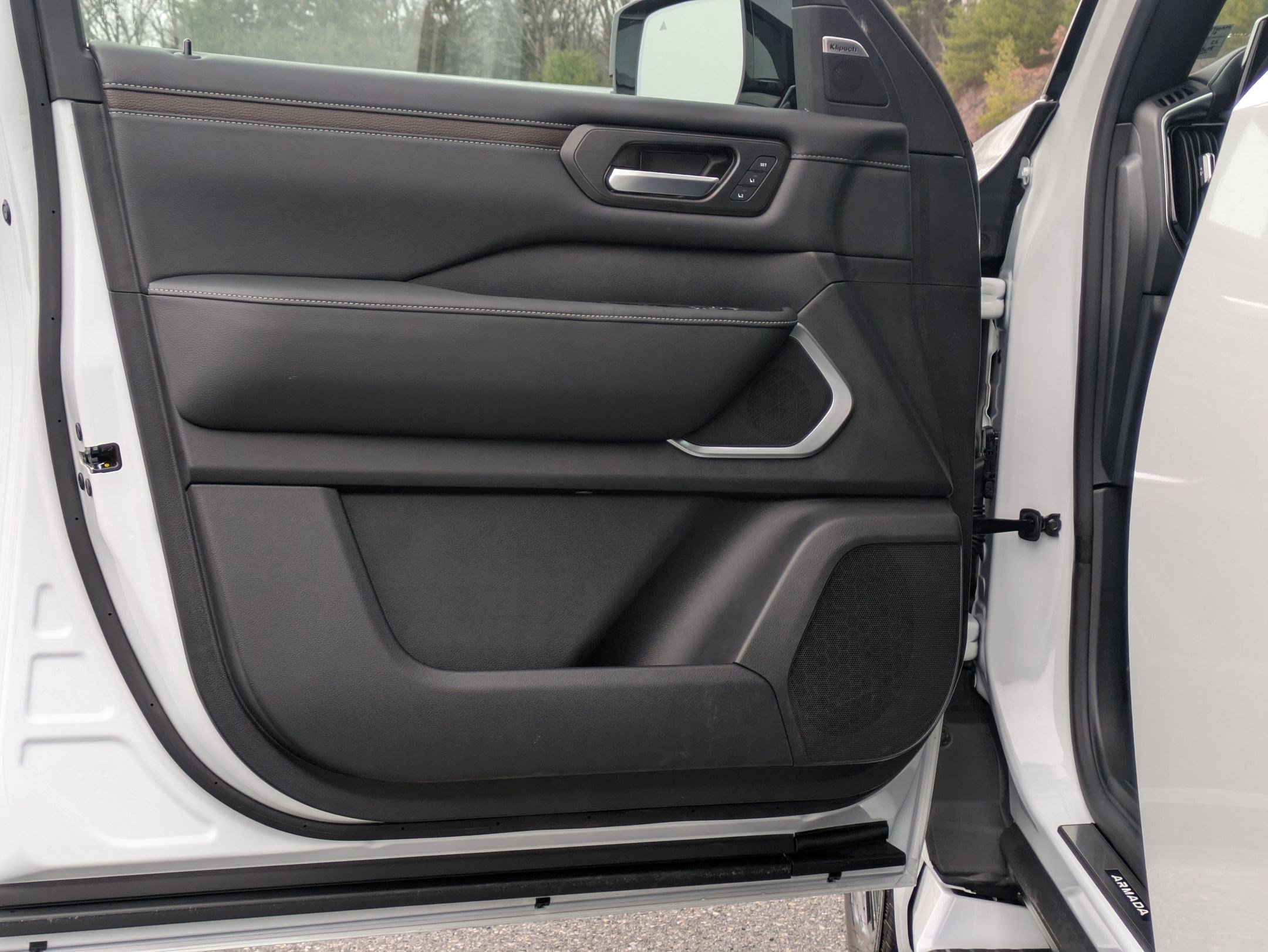 Used 2025 Nissan Armada Platinum Reserve image 13