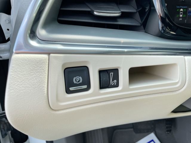 Used 2017 Cadillac XT5 Premium Luxury image 12