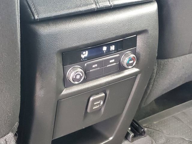 Used 2023 Chevrolet Traverse LT image 26