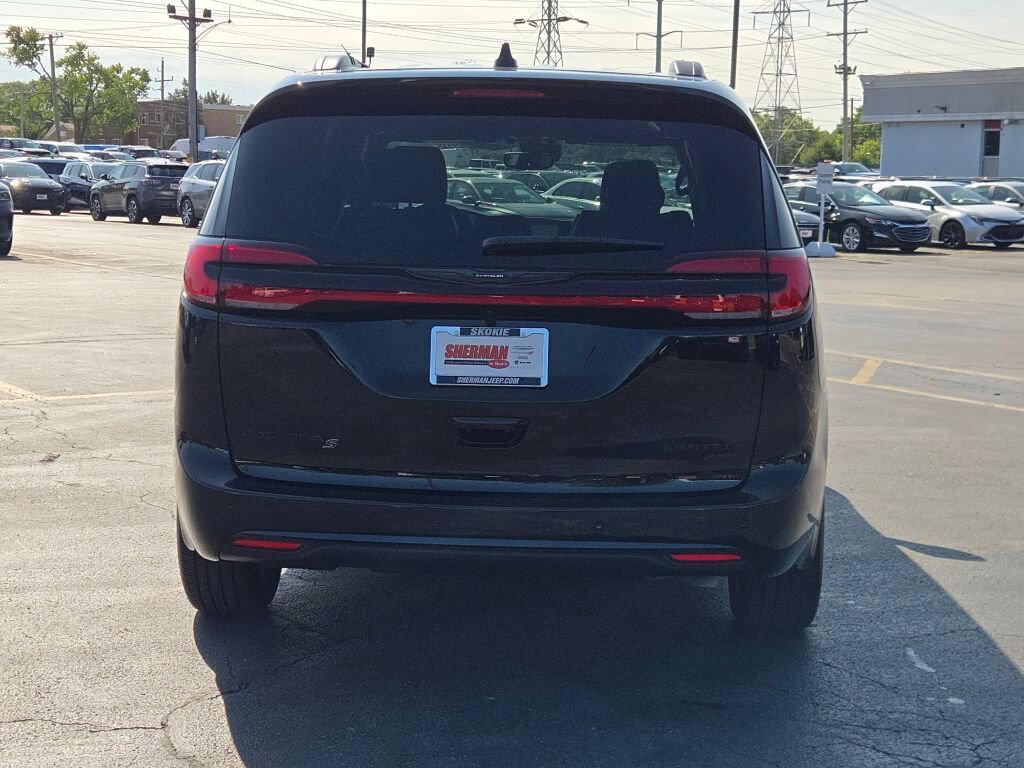 Used 2026 Chrysler Pacifica Limited w/ S Appearance Package AWD/4WD image 23