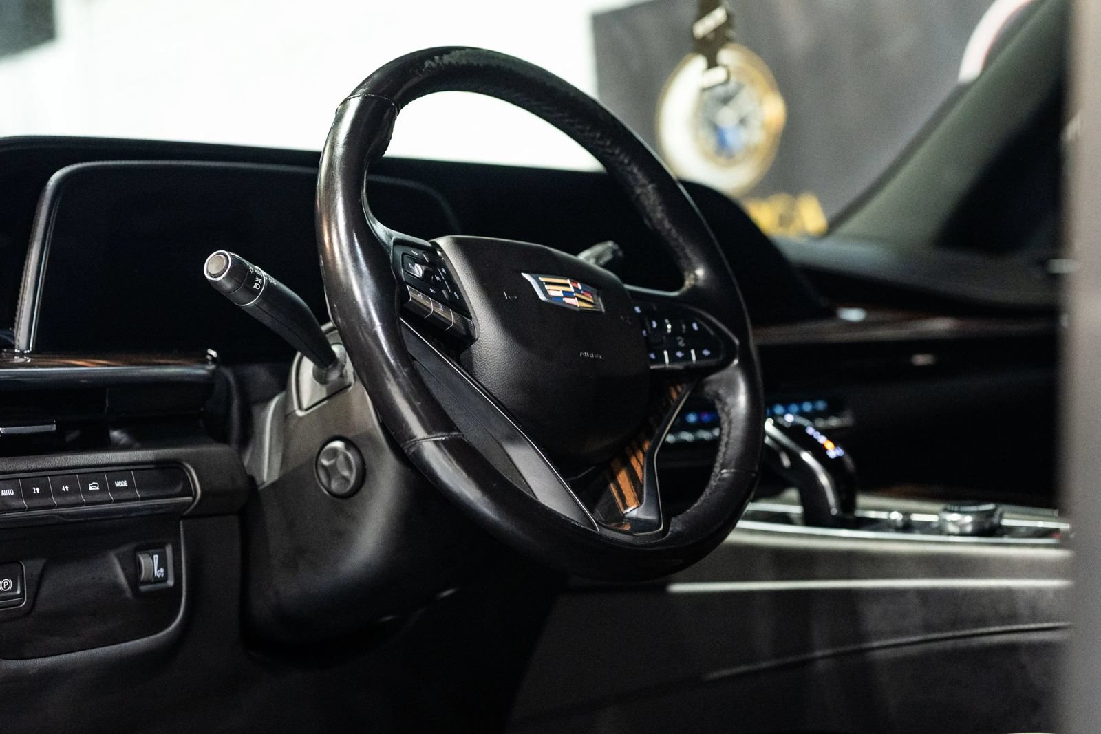 Used 2021 Cadillac Escalade ESV Premium Luxury w/ LPO, Floor Liner Package AWD/4WD image 12