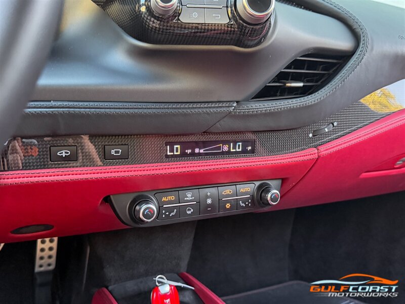 Used 2021 Ferrari F8 Tributo RWD image 16