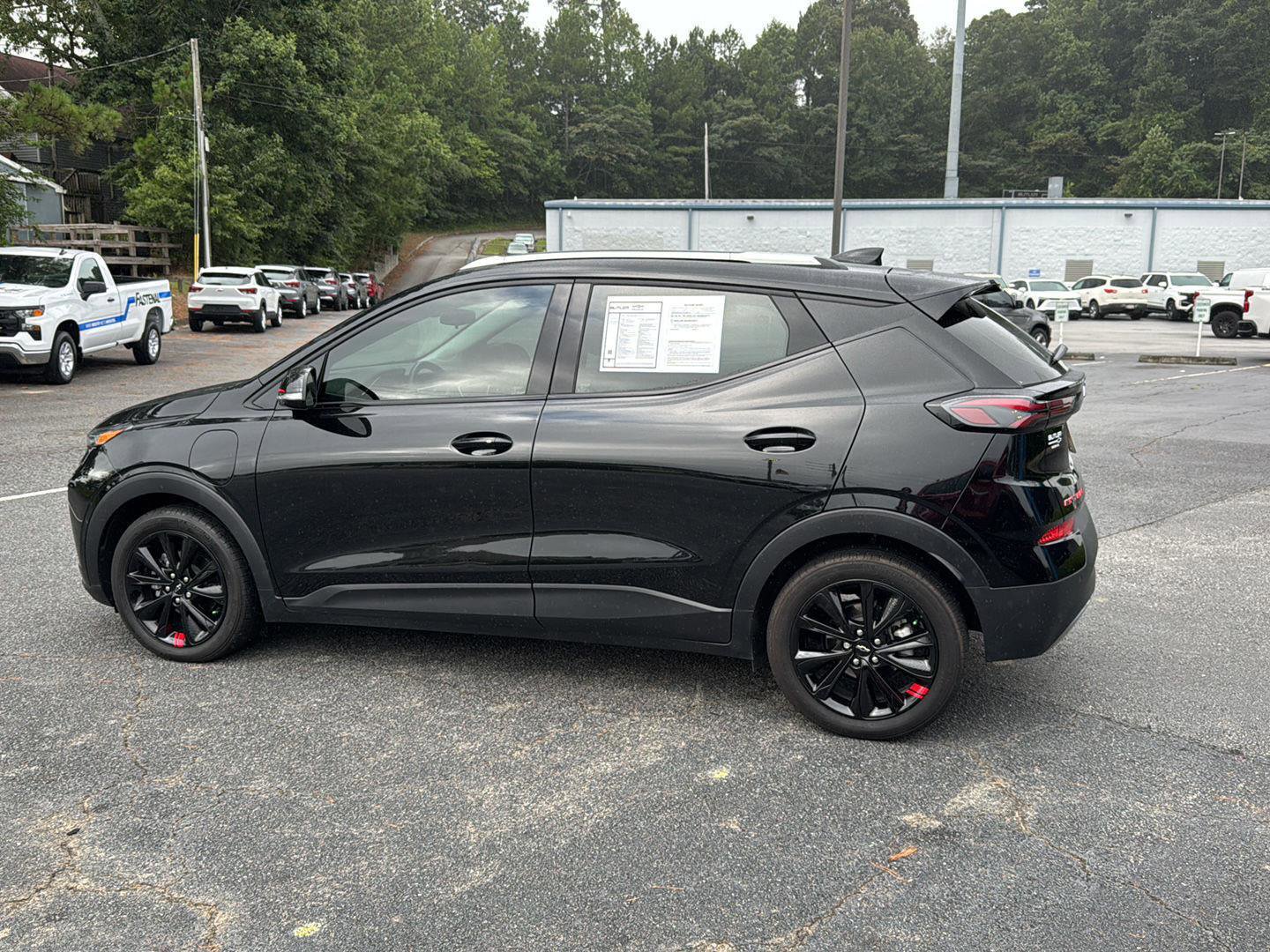 Used 2023 Chevrolet Bolt EUV LT w/ Comfort Package image 3