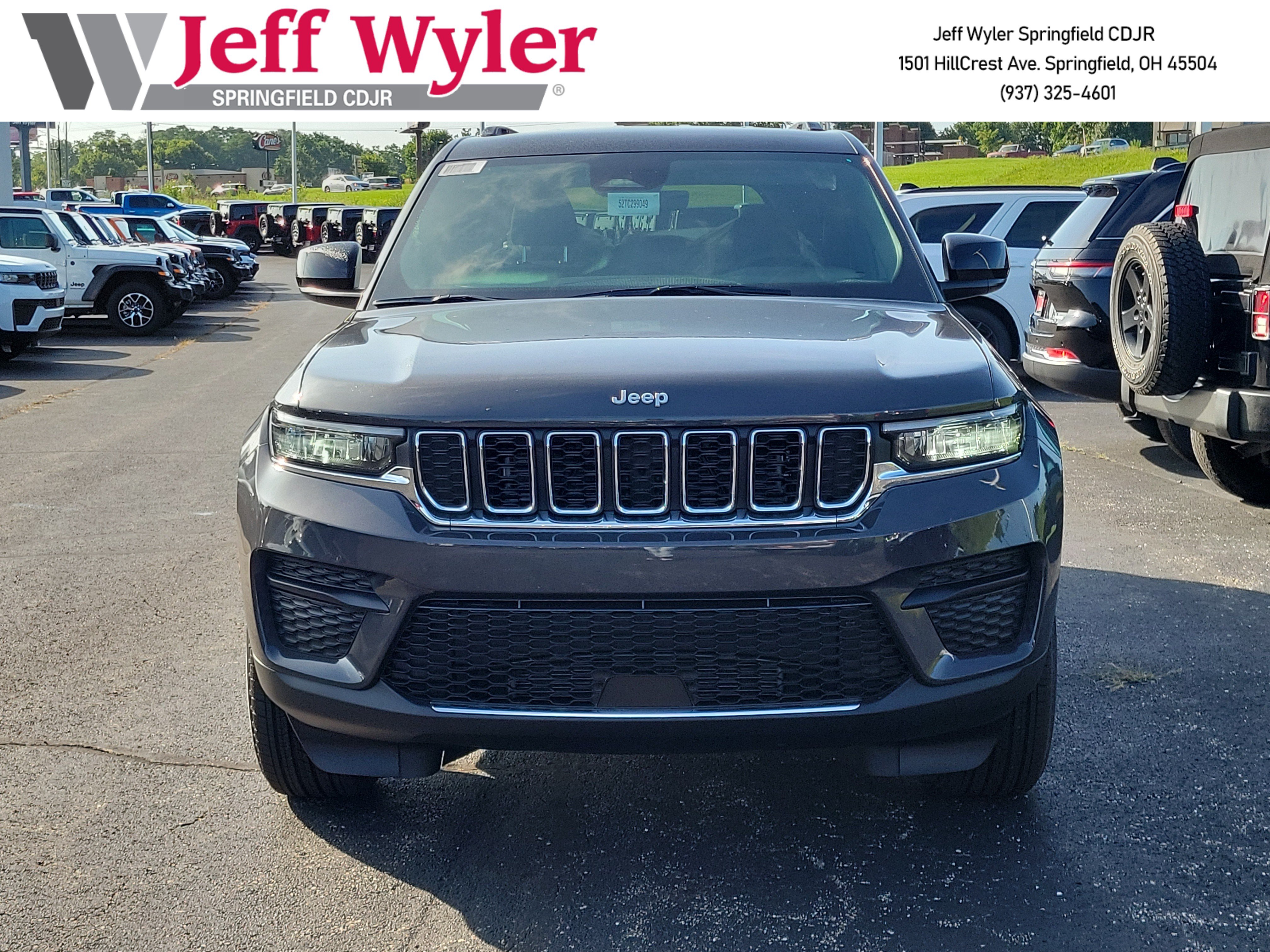 New 2026 Jeep Grand Cherokee Laredo AWD/4WD image 2