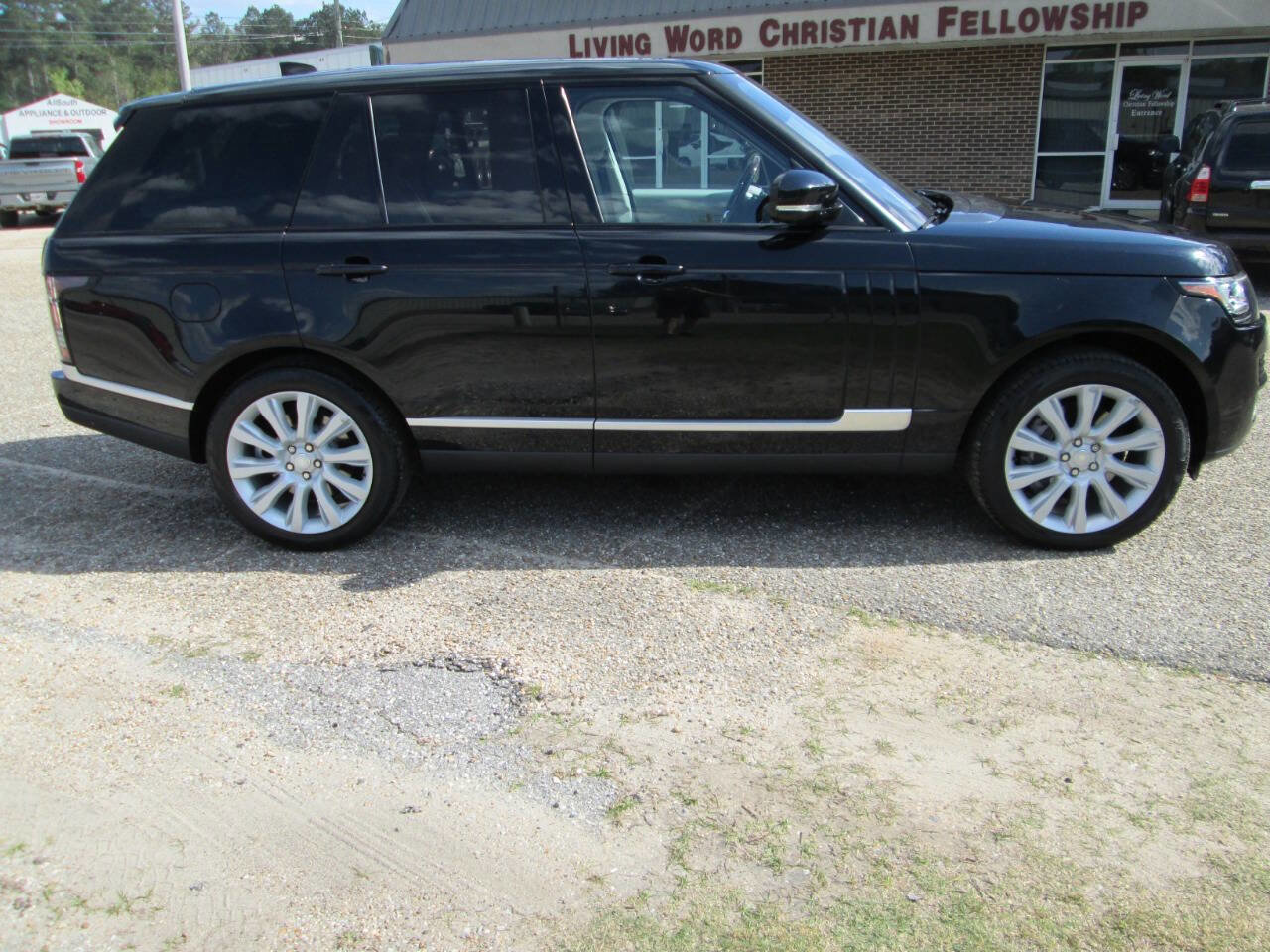 Used 2017 Land Rover Range Rover Supercharged image 37