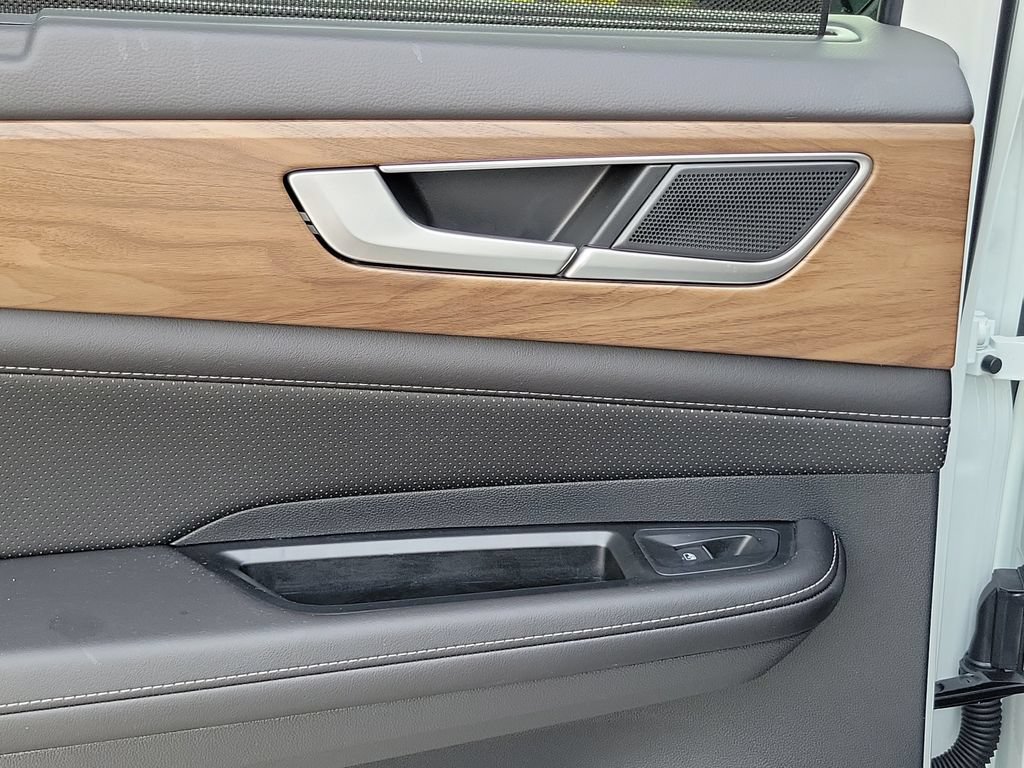 Certified 2026 Volkswagen Atlas SE FWD image 19