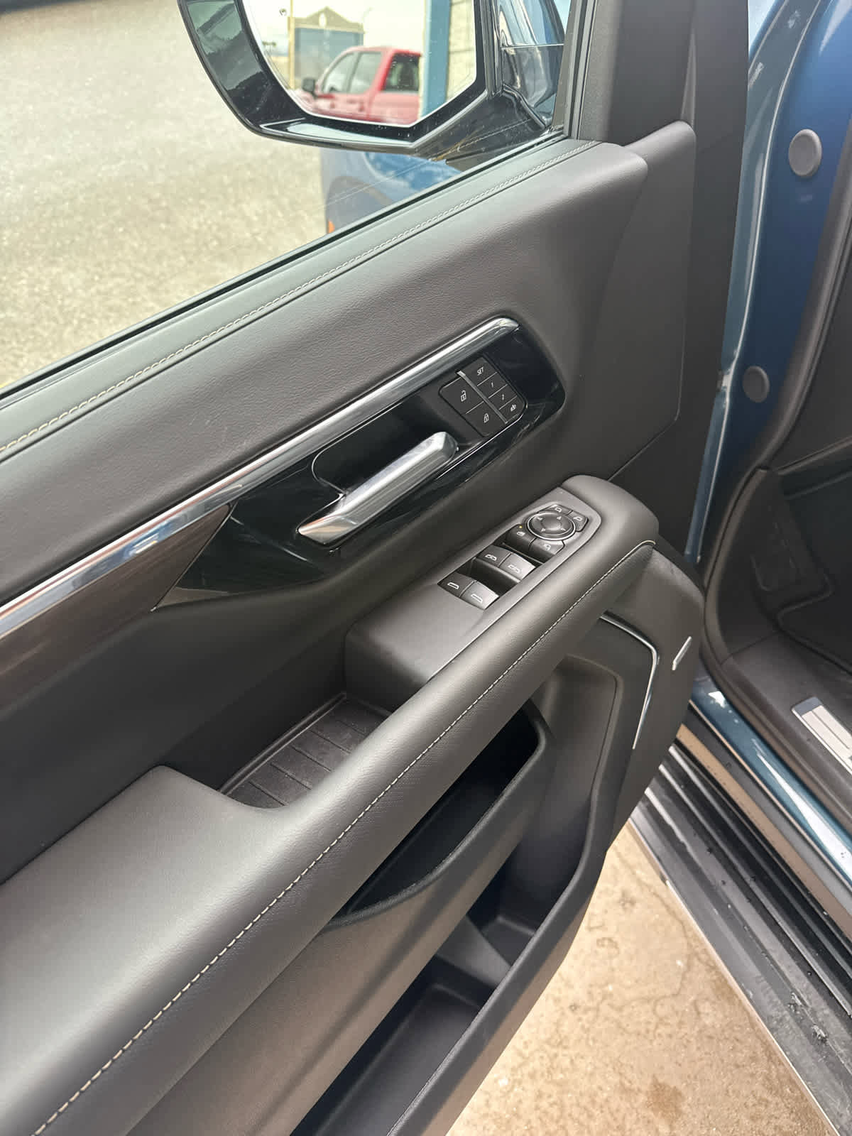 New 2026 Chevrolet Suburban Premier image 15