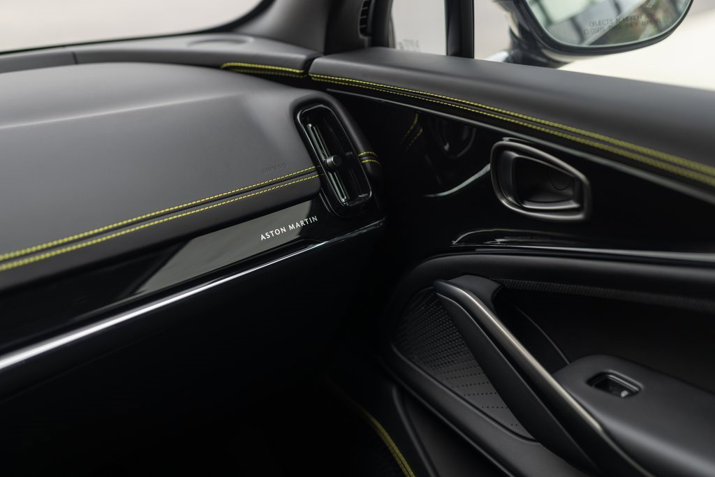 New 2026 Aston Martin DBX 707 image 21