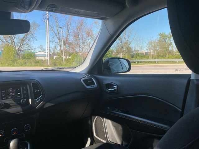 Used 2018 Jeep Compass Sport AWD/4WD image 28