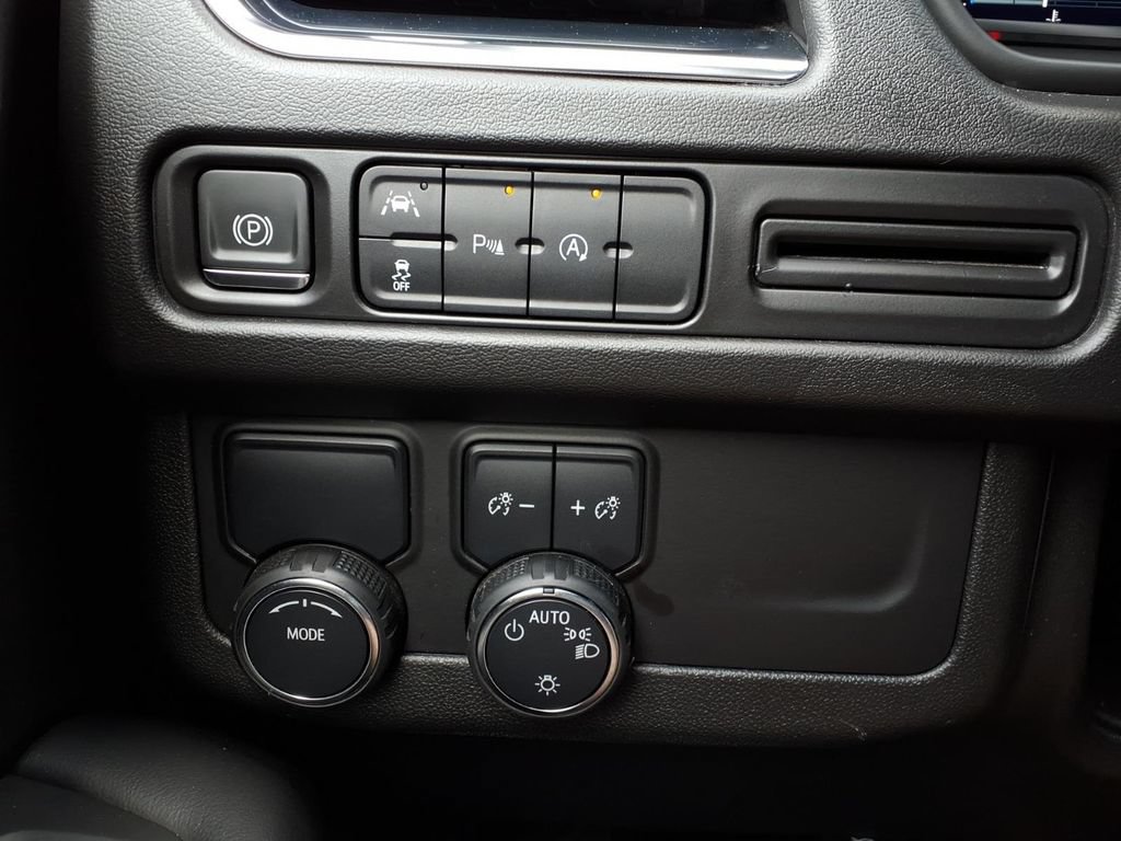 Used 2024 Chevrolet Tahoe Premier RWD image 19