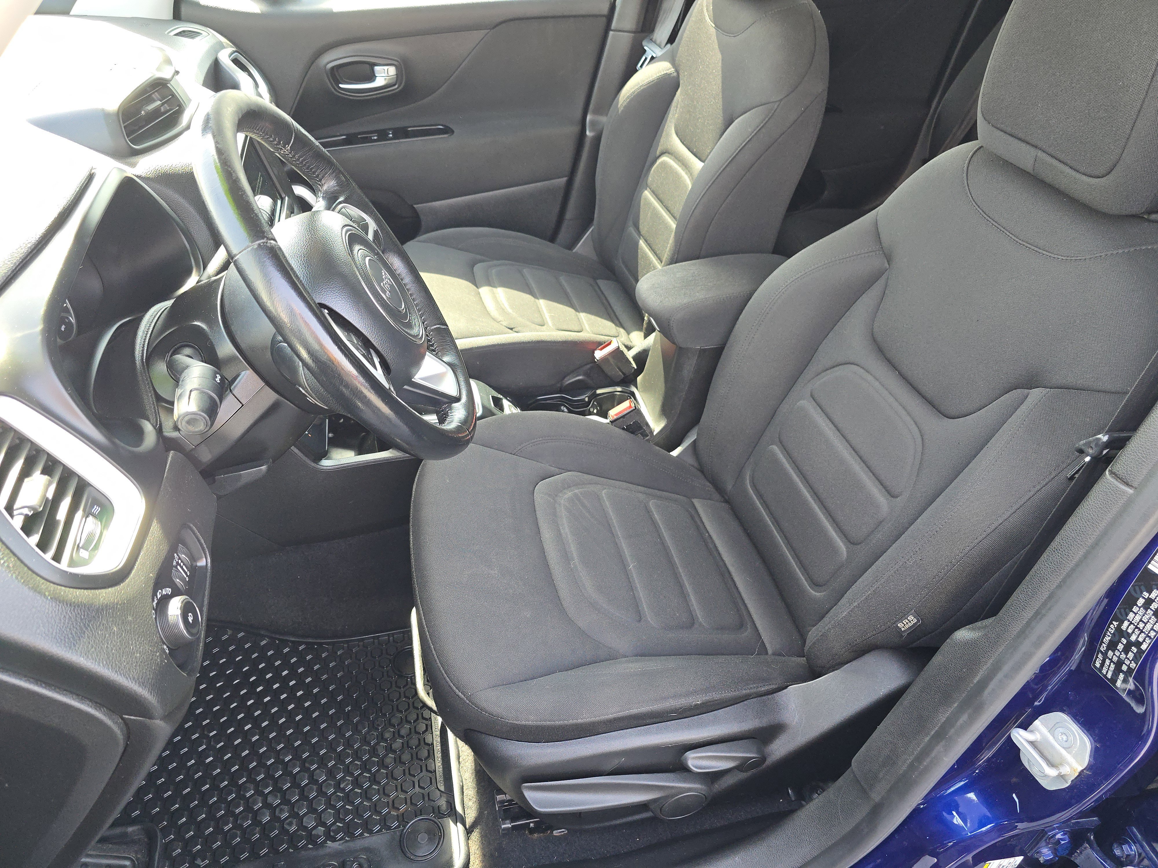 Used 2020 Jeep Renegade Latitude w/ Cold Weather Group image 24