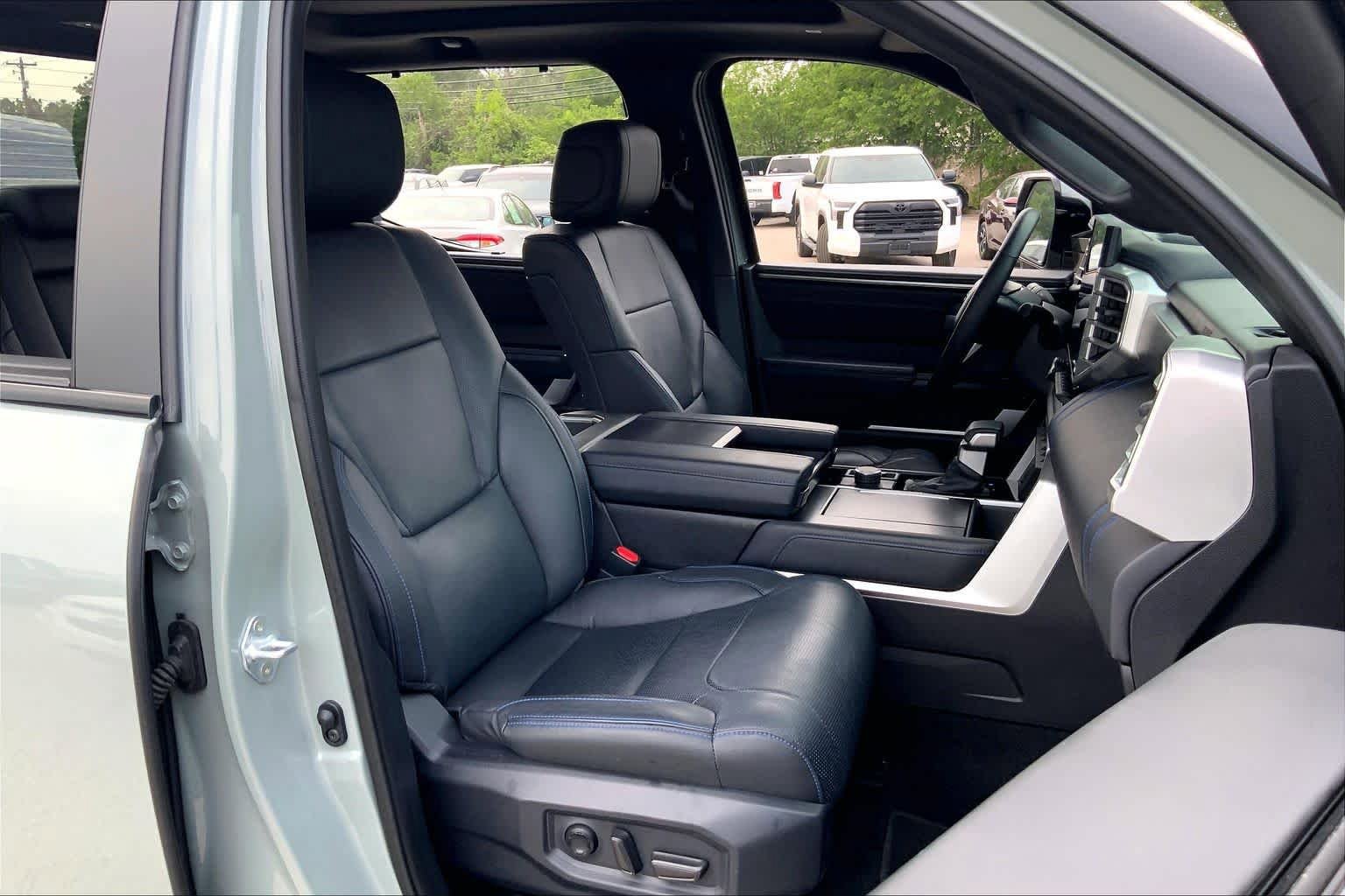 Used 2025 Toyota Tundra Platinum AWD/4WD image 9