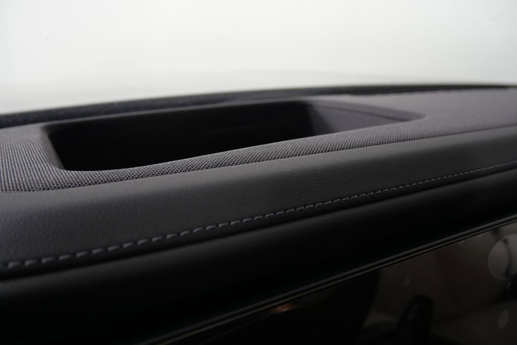 Used 2025 BMW i7 xDrive60 w/ Premium Package image 20