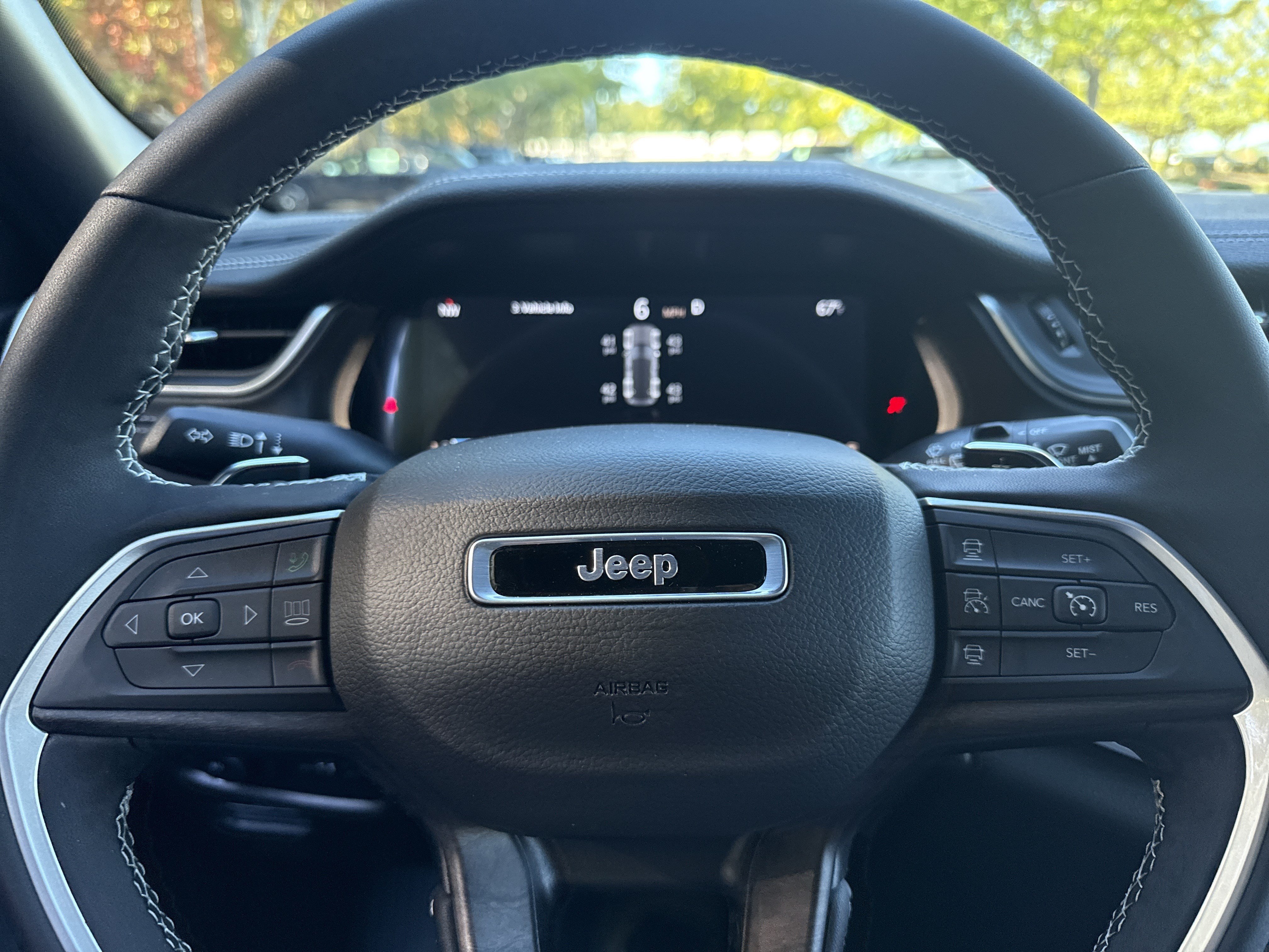 New 2025 Jeep Grand Cherokee Limited w/ Black Appearance Package RWD image 21