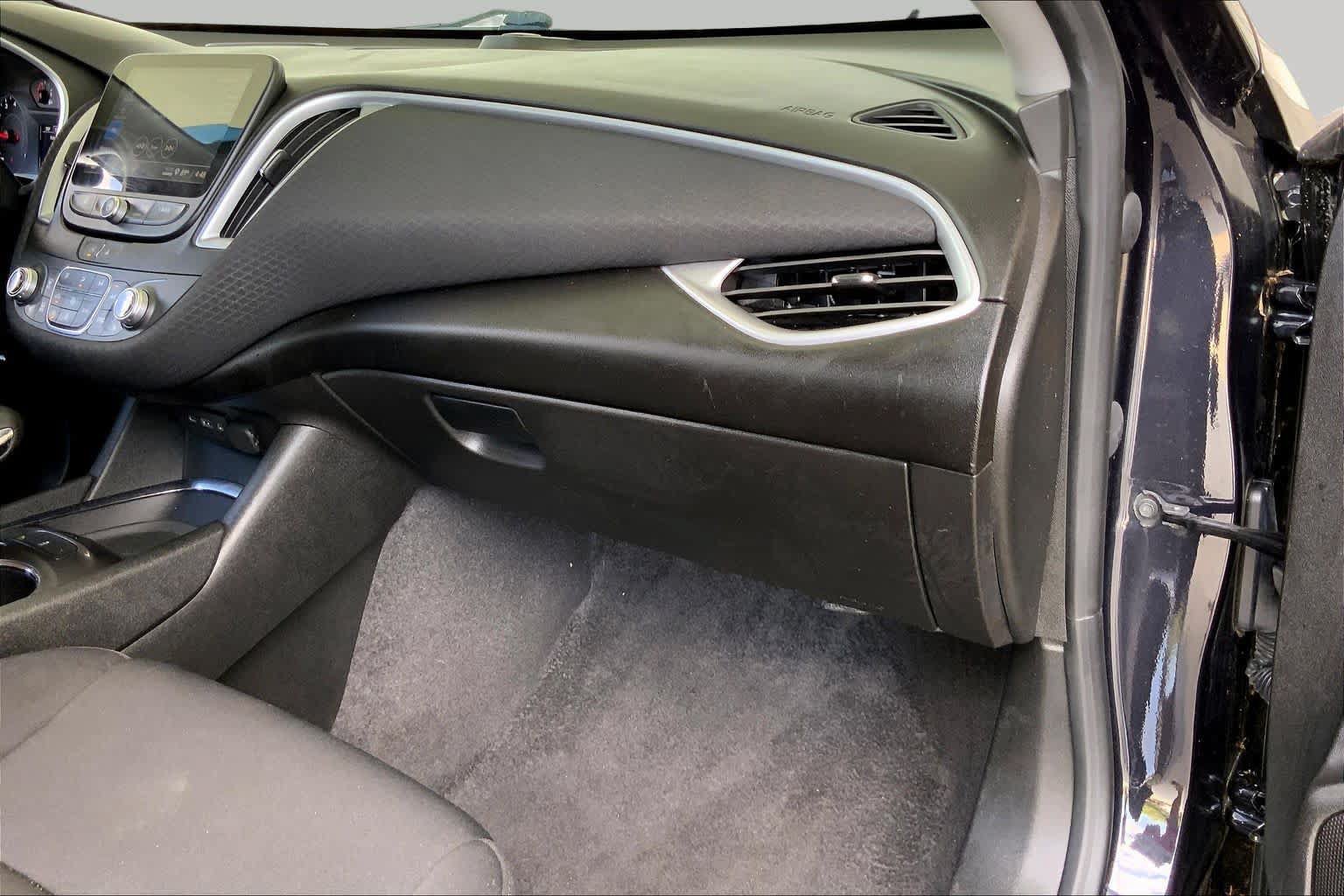 Used 2023 Chevrolet Malibu LT FWD image 19