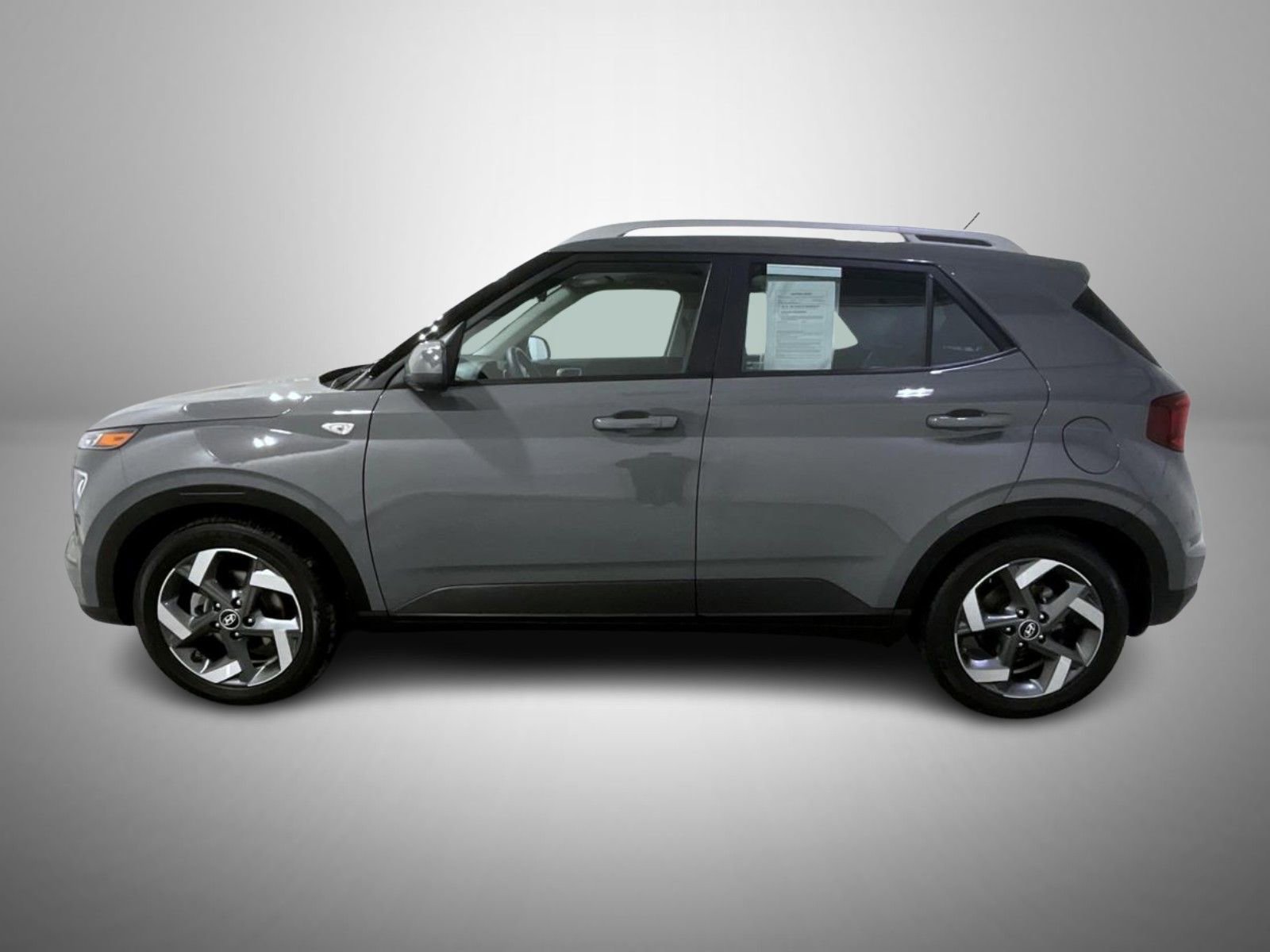 Used 2023 Hyundai Venue SEL image 3