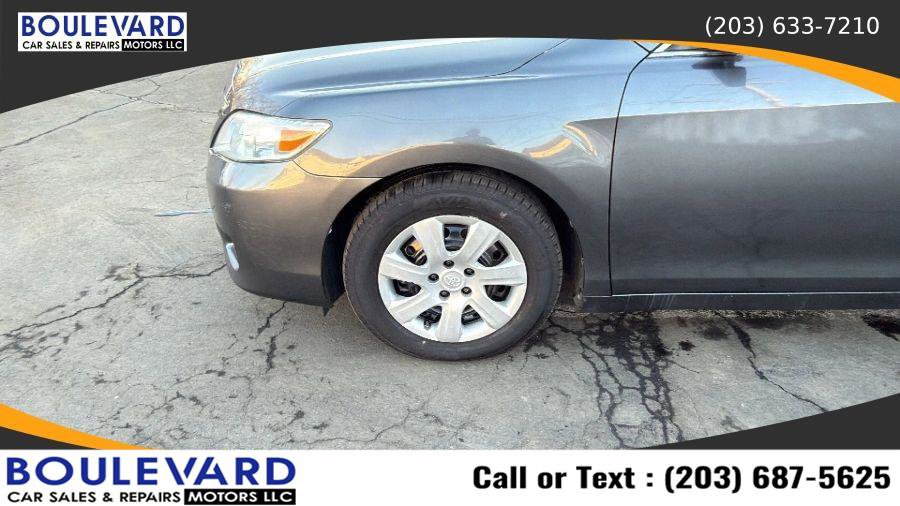 Used 2010 Toyota Camry LE FWD image 9