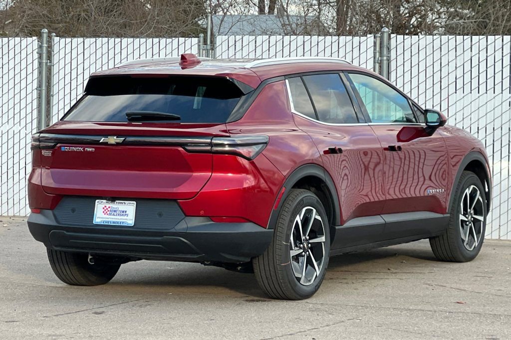 New 2026 Chevrolet Equinox EV LT image 4