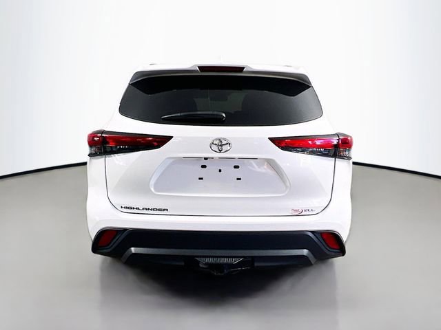 Used 2021 Toyota Highlander XLE image 25