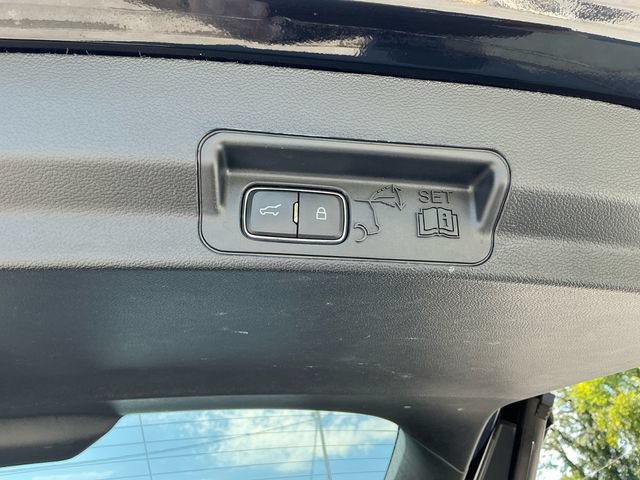 Used 2020 Ford Explorer XLT w/ Equipment Group 202A AWD/4WD image 26