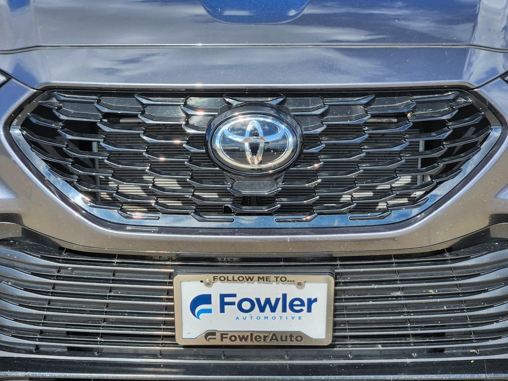 Used 2024 Toyota Highlander XSE AWD/4WD image 12