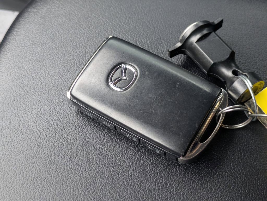 Used 2022 MAZDA MAZDA3 s FWD image 31