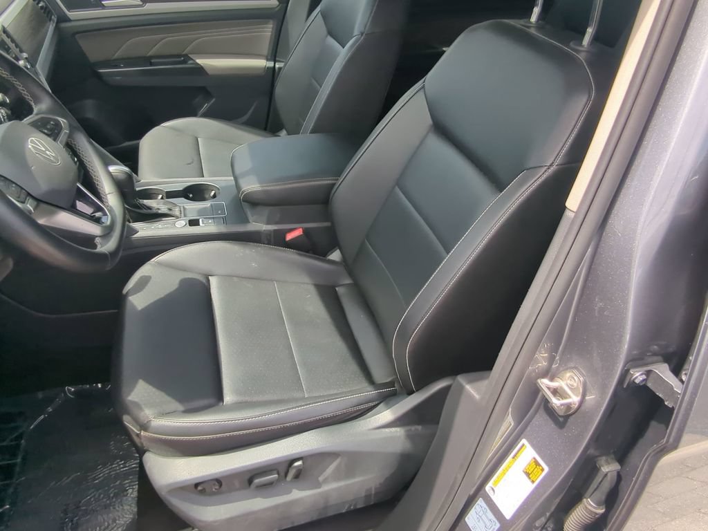 Used 2021 Volkswagen Atlas SE w/ Towing Package FWD image 22