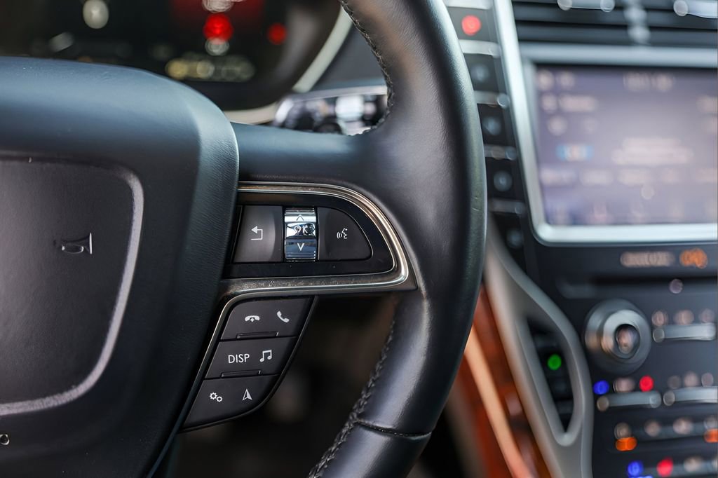 Used 2019 Lincoln Nautilus Reserve image 13