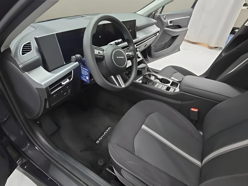 New 2026 Hyundai Sonata SE FWD image 12