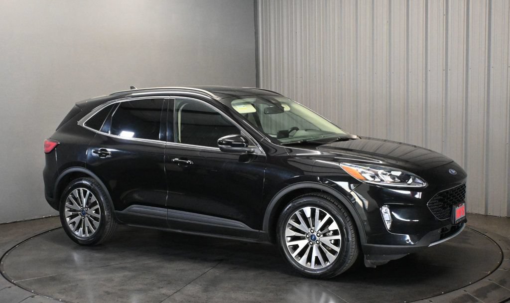Used 2020 Ford Escape Titanium FWD image 3