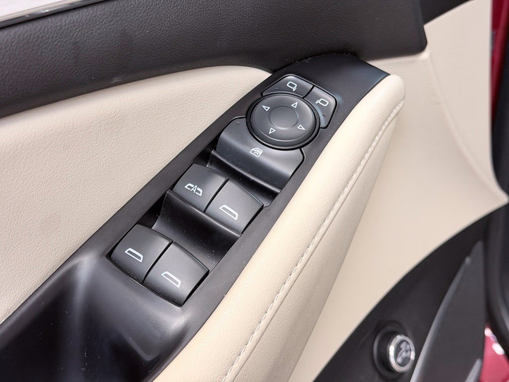 Used 2020 Buick Enclave Essence w/ Sound and Sites Package FWD image 10